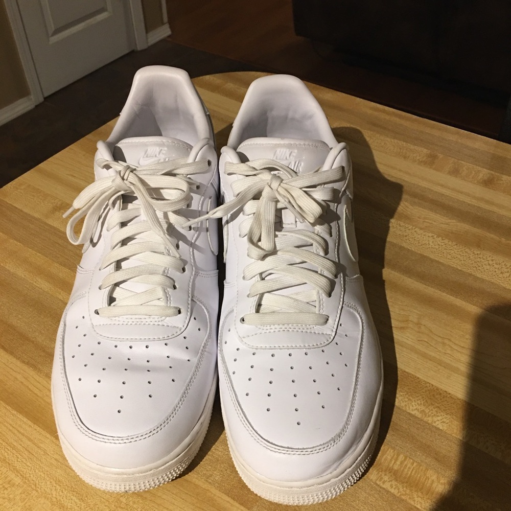 Men Nike Tennis Shoes.